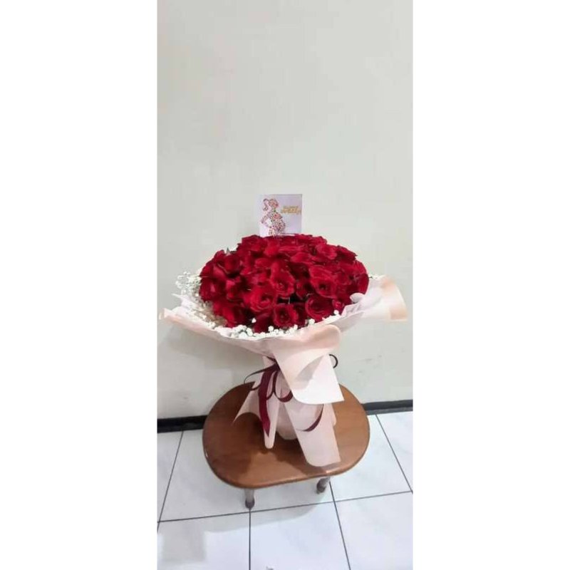 Buket Mawar Artificial 111 Tangkai